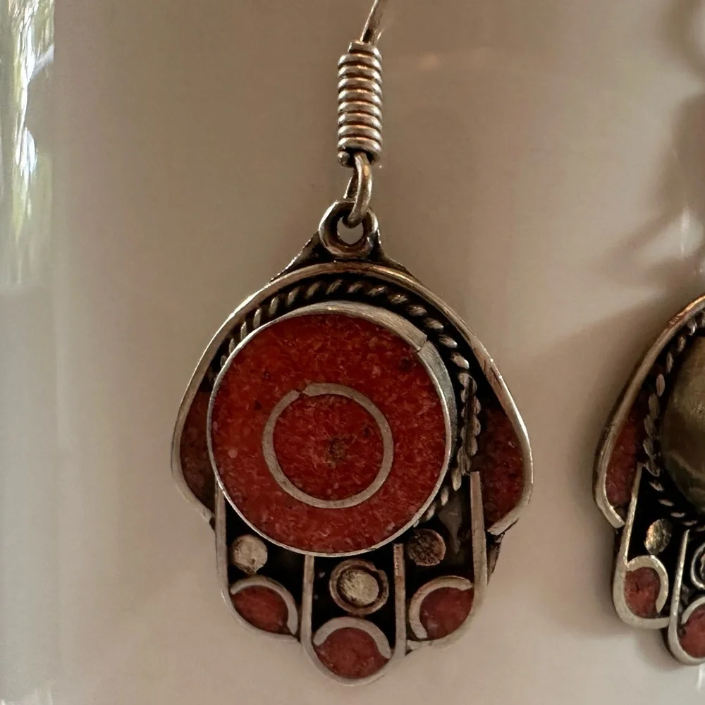 Gorgeous “Hamsa” Design Moroccan Earrings in Coral and Silver Plate - Picture 2 of 5